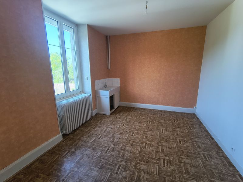 Grand 4 pièces de caractère à Xertigny – chambre 2 orange 800 7cf8bf39