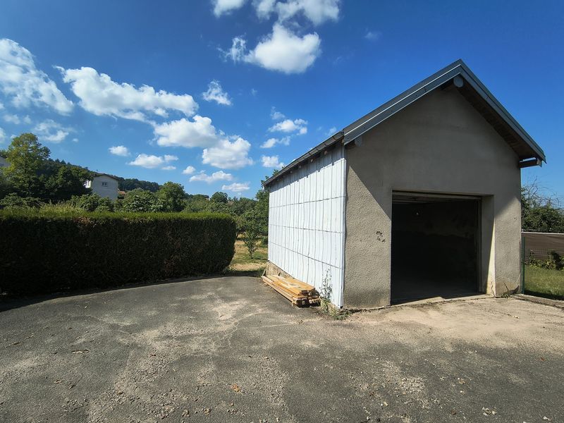 Grand 4 pièces de caractère à Xertigny – garage exterieur 800 aee01b7b